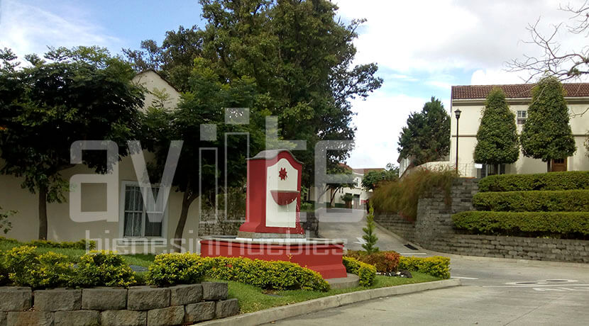 Aviite condominio Santa Cristina Condado Naranjo